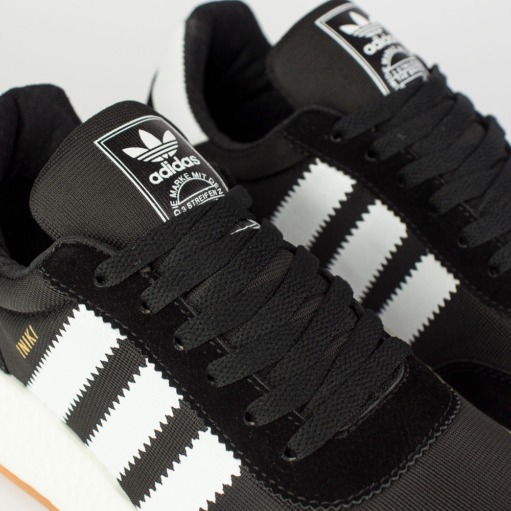 Кроссовки Adidas Iniki Runner Boost Wmns Black / White / Wh. Str