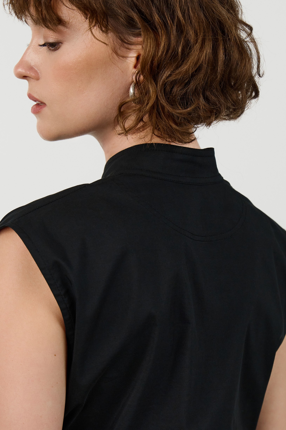 Блуза с драпировкой и поясом