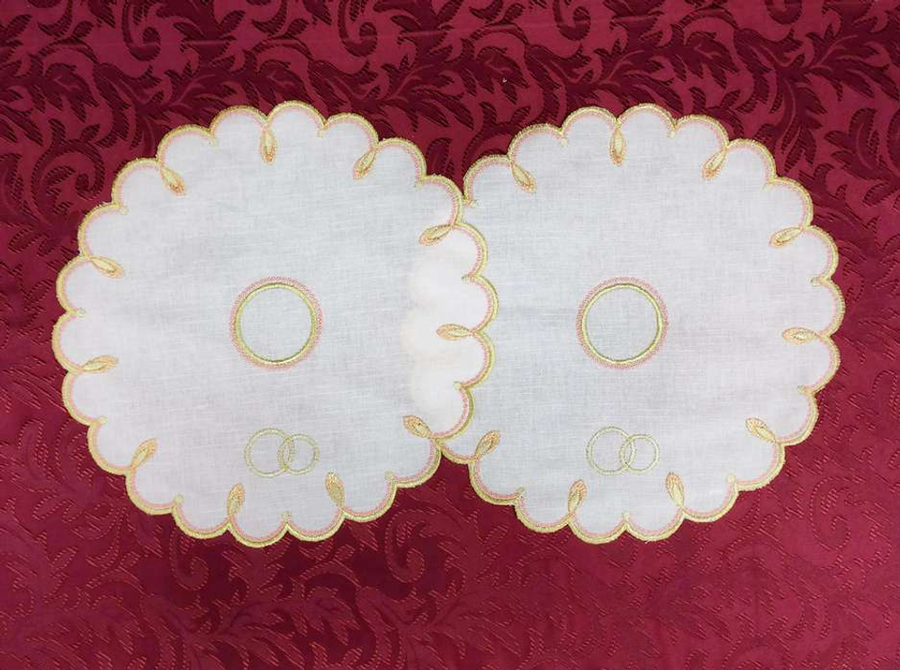 Рушник венчальный вышитый с прихватками для свечей