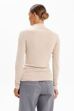 23340 Водолазка женская (молочный)