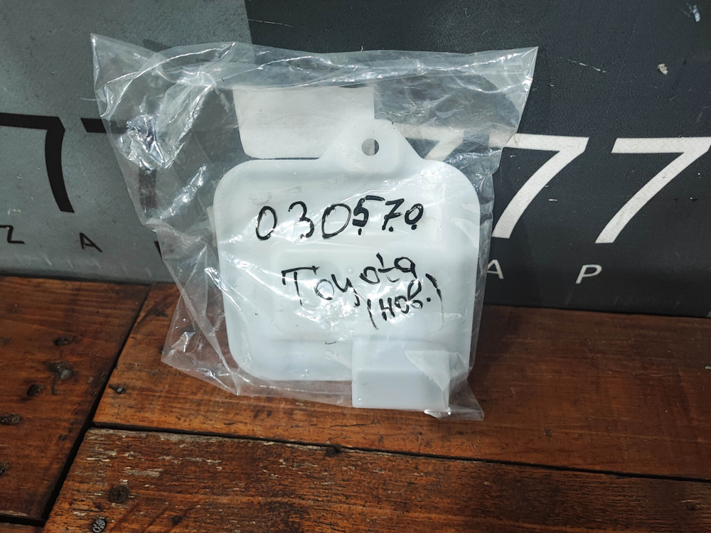 Накладка двери Toyota Alphard 3 Новая Оригинал 8791258010