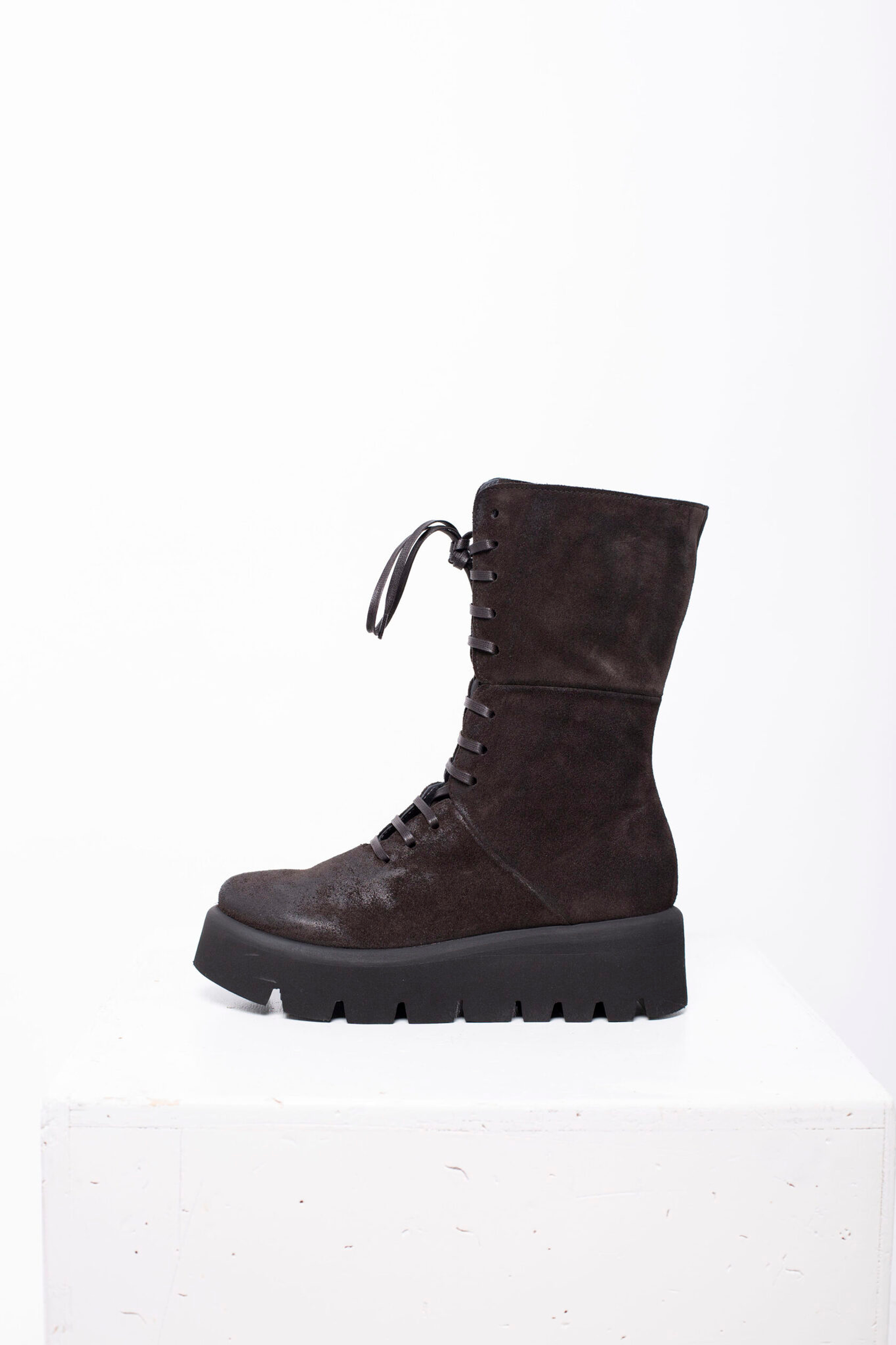 ВЫСОКИЕ БОТИНКИ