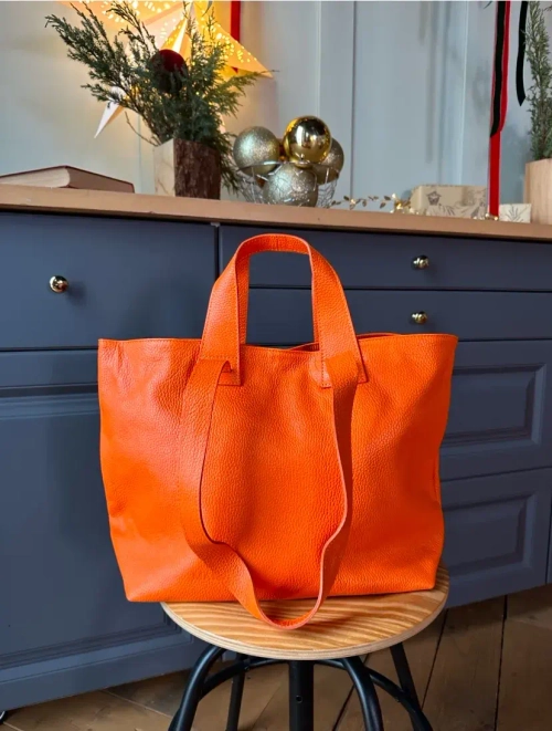 Женская сумка-шоппер из натуральной кожи оранжевого цвета