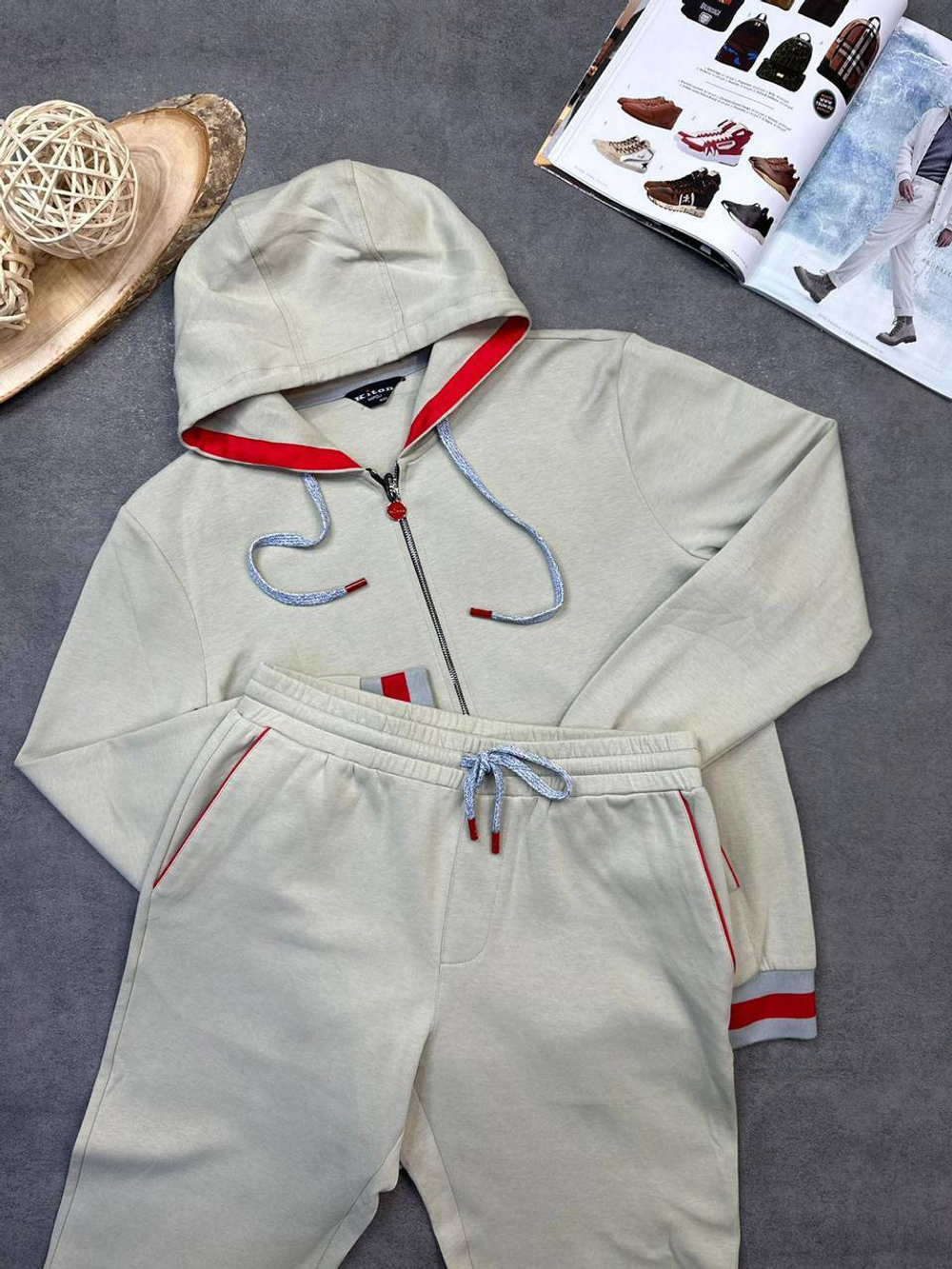 Костюм Kiton