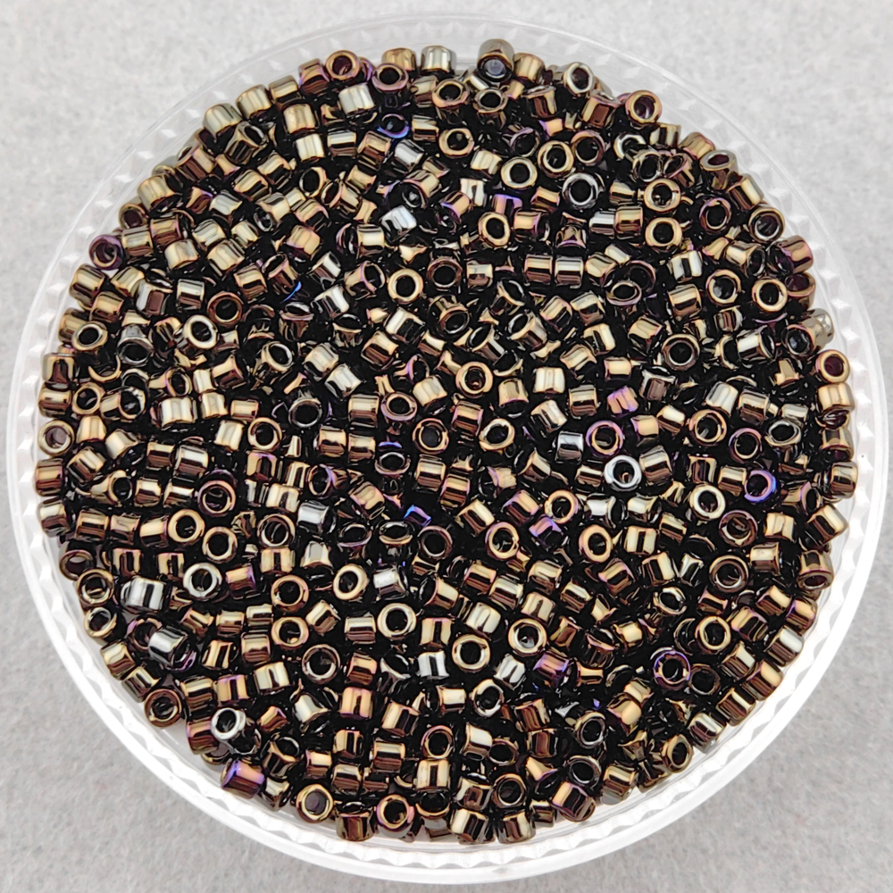 Бисер Miyuki Delica, цвет #0007 (коричневый ирис)