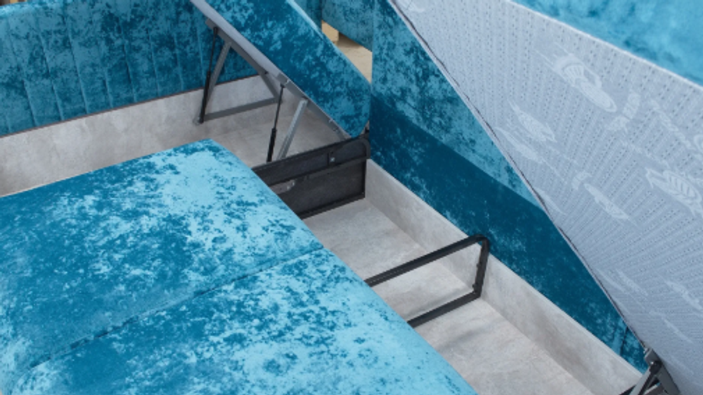 Диван Эшли П образный