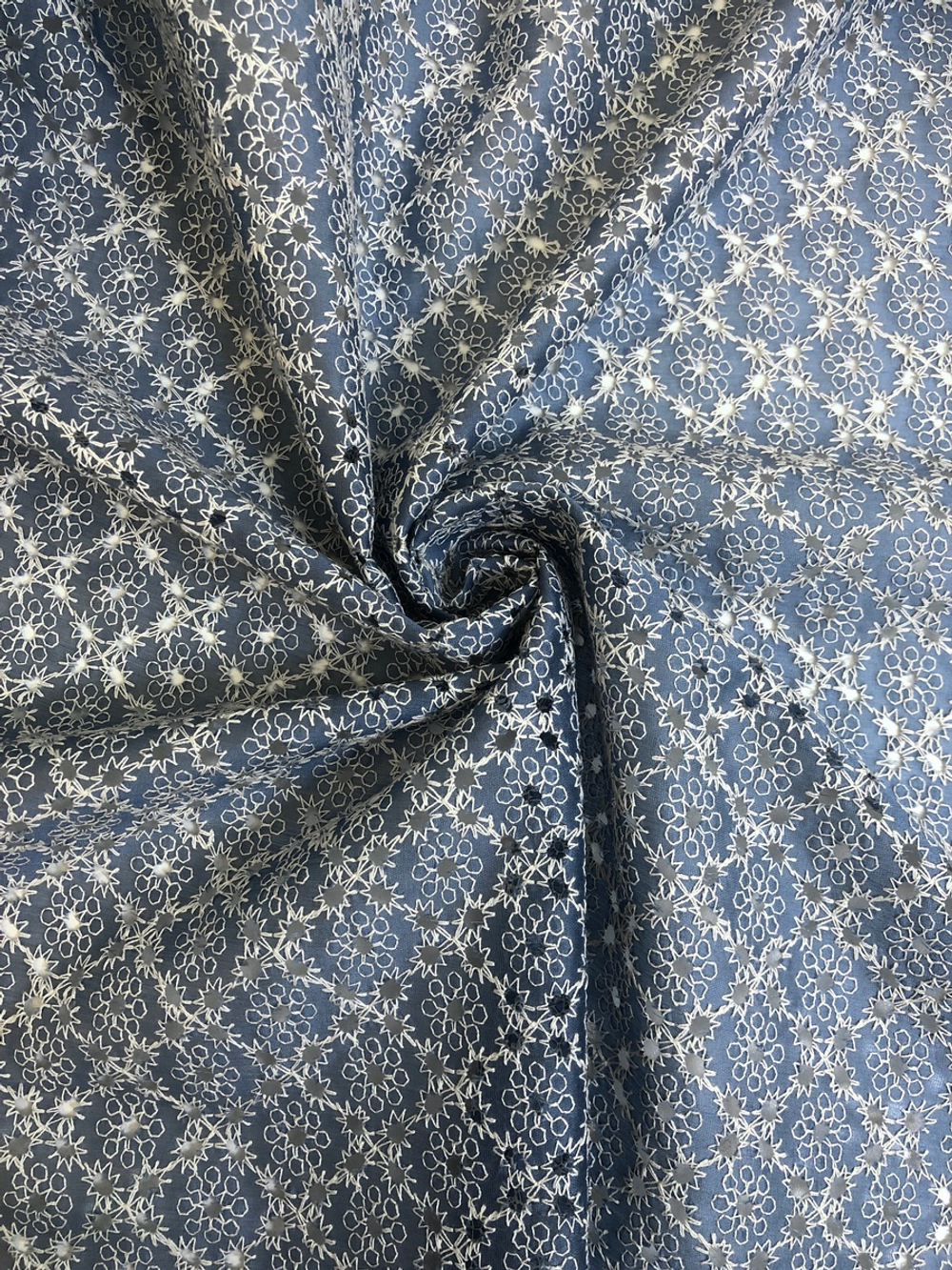 Плательная вискоза, синий джинсовый, вышивка хлопок