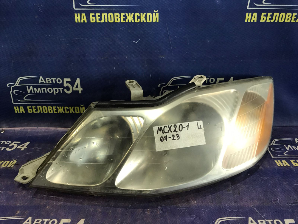 Фара передняя левая TOYOTA PRONARD 2000