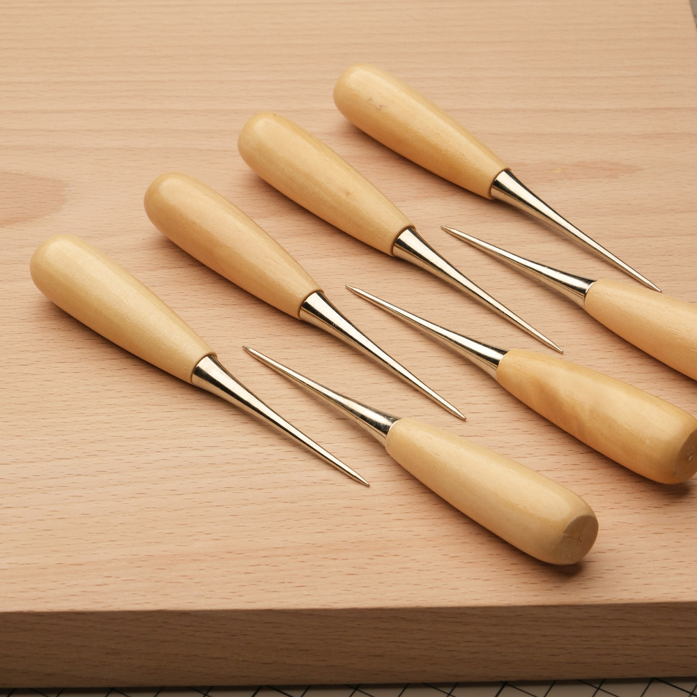 Шило круглое со светлой ручкой