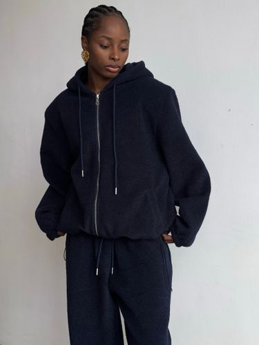 Теплый спортивный костюм темно-синего цвета