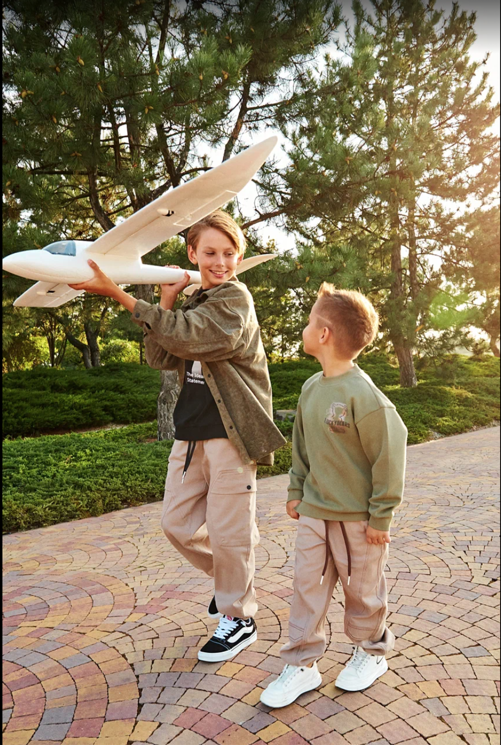 Детская мода и семейные традиции: как сохранить стиль и уют через поколения