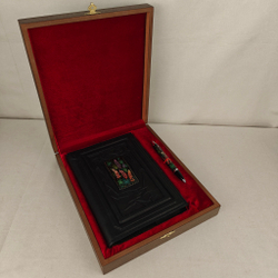 Ежедневник А5 "Люпины" (обложка из натуральной кожи) и ручкой с росписью Палех в футляре