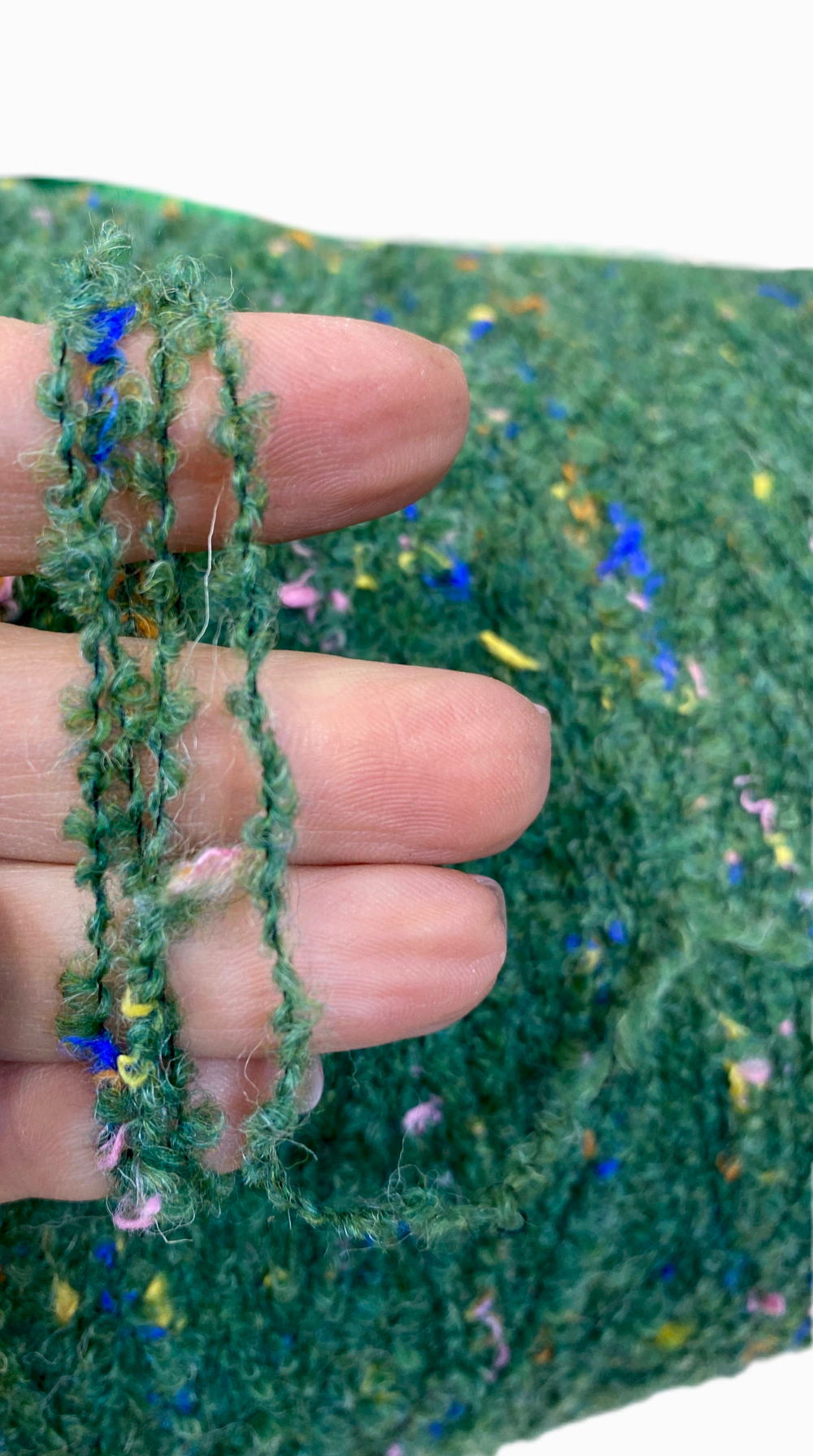 Пряжа букле на бобине 400г (Италия) 77% шерсть мериноса 8% вискоза 15 п/а 100г-450м