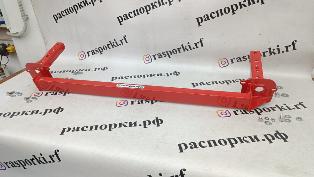 Распорка задняя в бампер Suzuki Swift 5 (ZC33S)