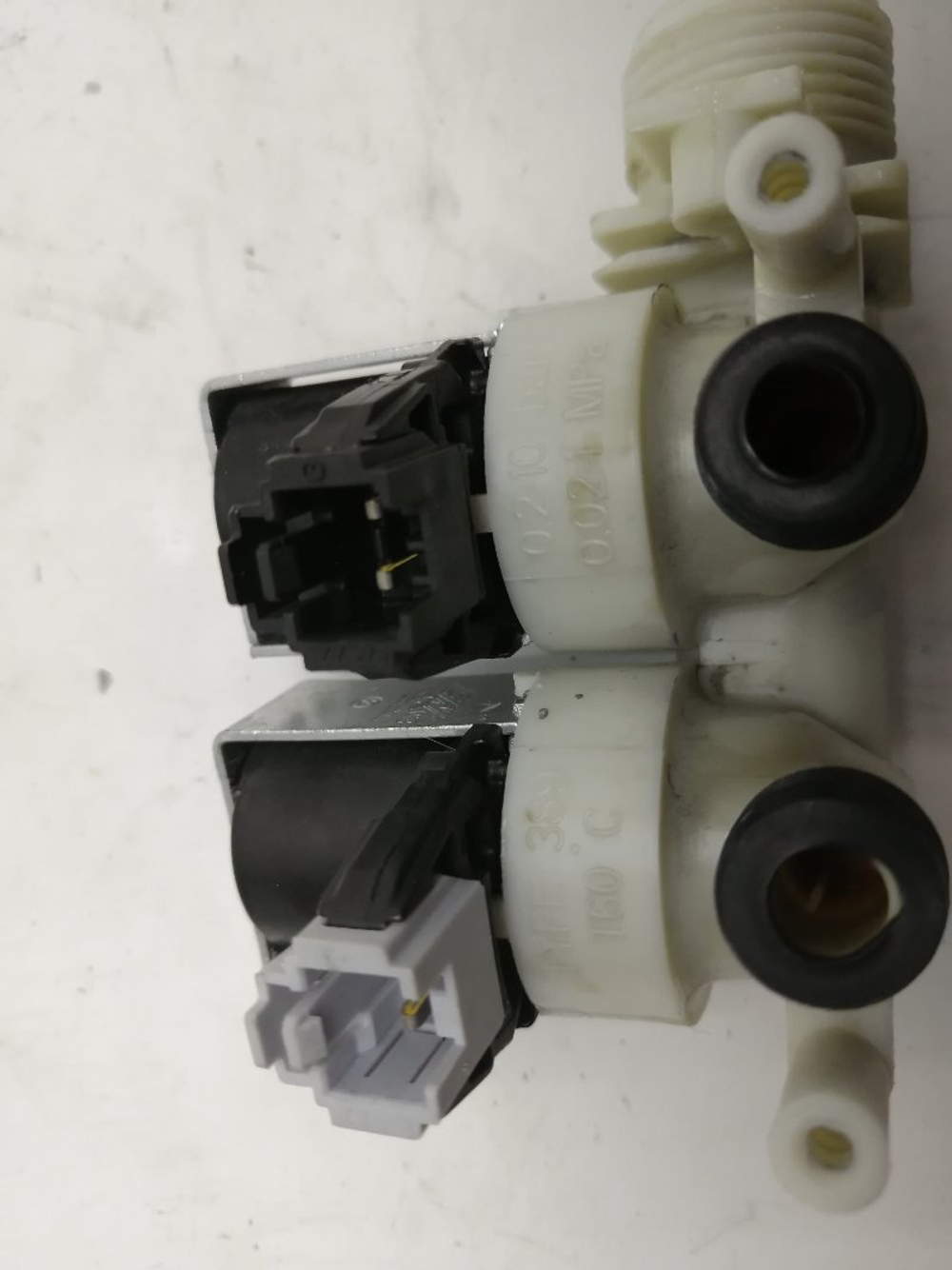 IWSE6125 кт120 Клапан подачи воды для стиральной машины Indesit IWSE6125 б/у