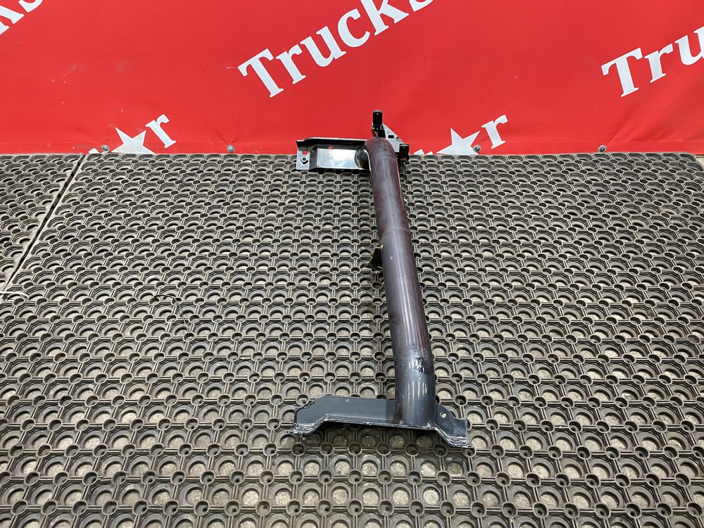 Кронштейн корпуса подножки левый