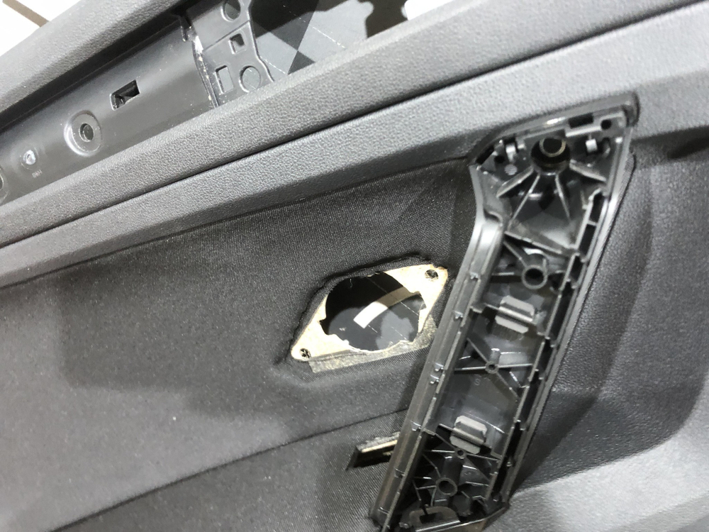 Обшивка двери задней левой Volkswagen Tiguan 2 16-нв Б/У Оригинал 5NA867211K