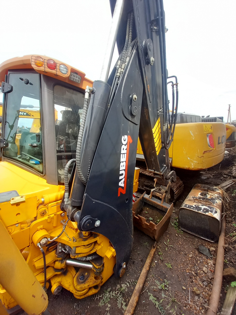 Zauberg EF* Экскаватор-погрузчик EF 4C (Дизельный, 3,9 л, 101 л.с., АТ)