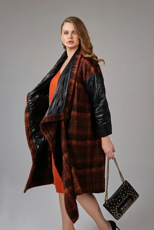 Пальто в клетку на запах