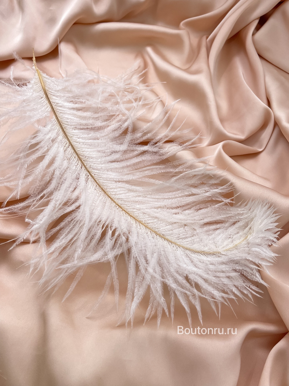 Перо страуса белое