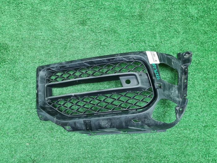 Решетка перед. бампера Mercedes G W463 (18-нв) AMG