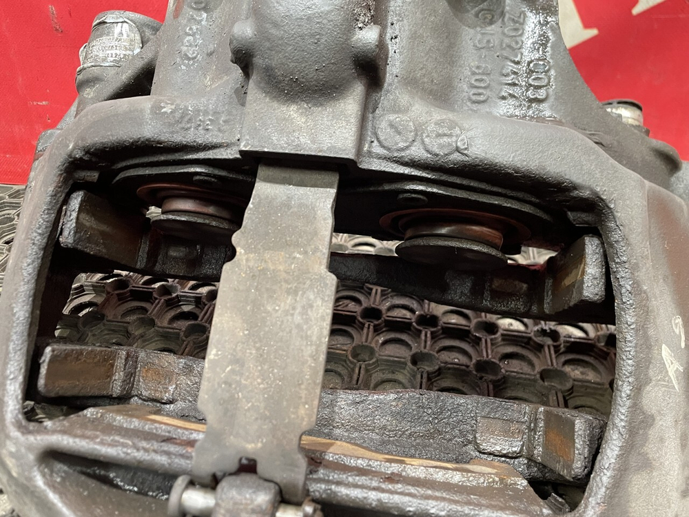 Суппорт передний левый