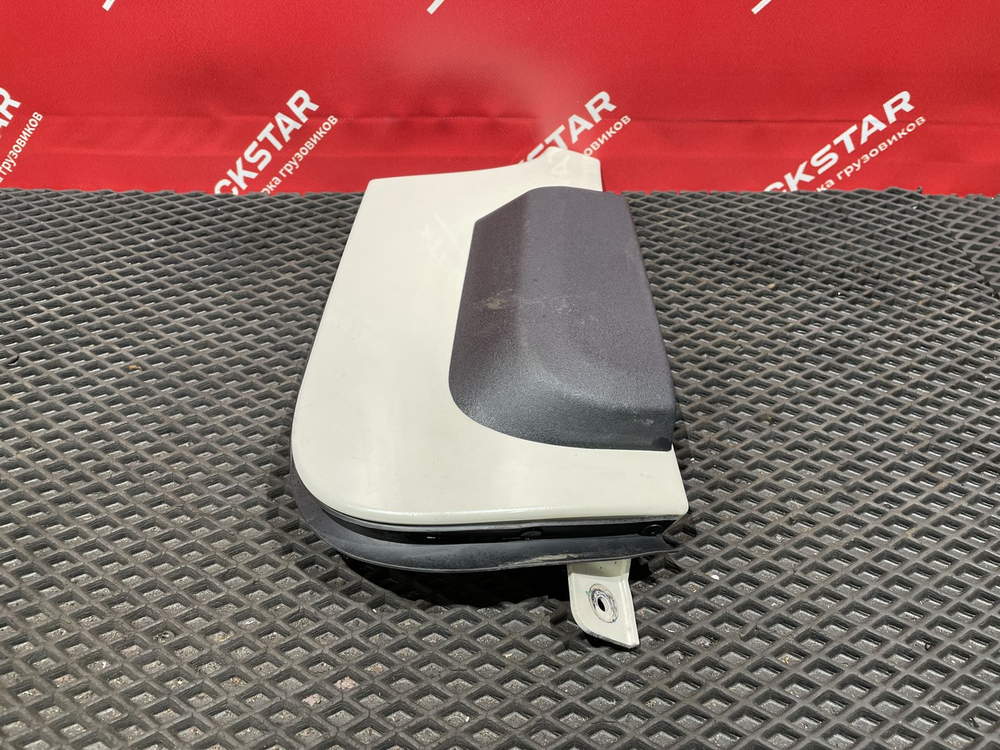 Накладка стойки лобового стекла левая 2023г.