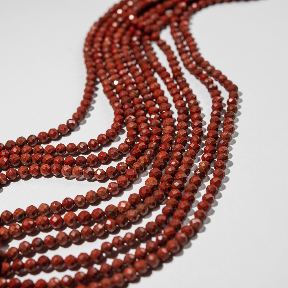 Яшма красная натуральная, 4мм, шар, микроогранка