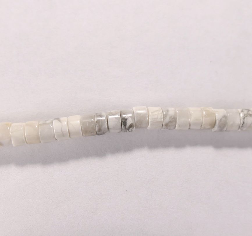 Бусина из магнезита с серыми прожилками, фигурная, 2x4 мм (рондель, гладкая)