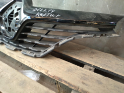 Решетка радиатора Renault Kaptur 16-21 Б/У Оригинал 623103985R