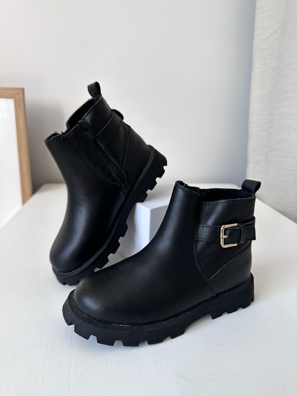 Новые ботинки Zara, 25