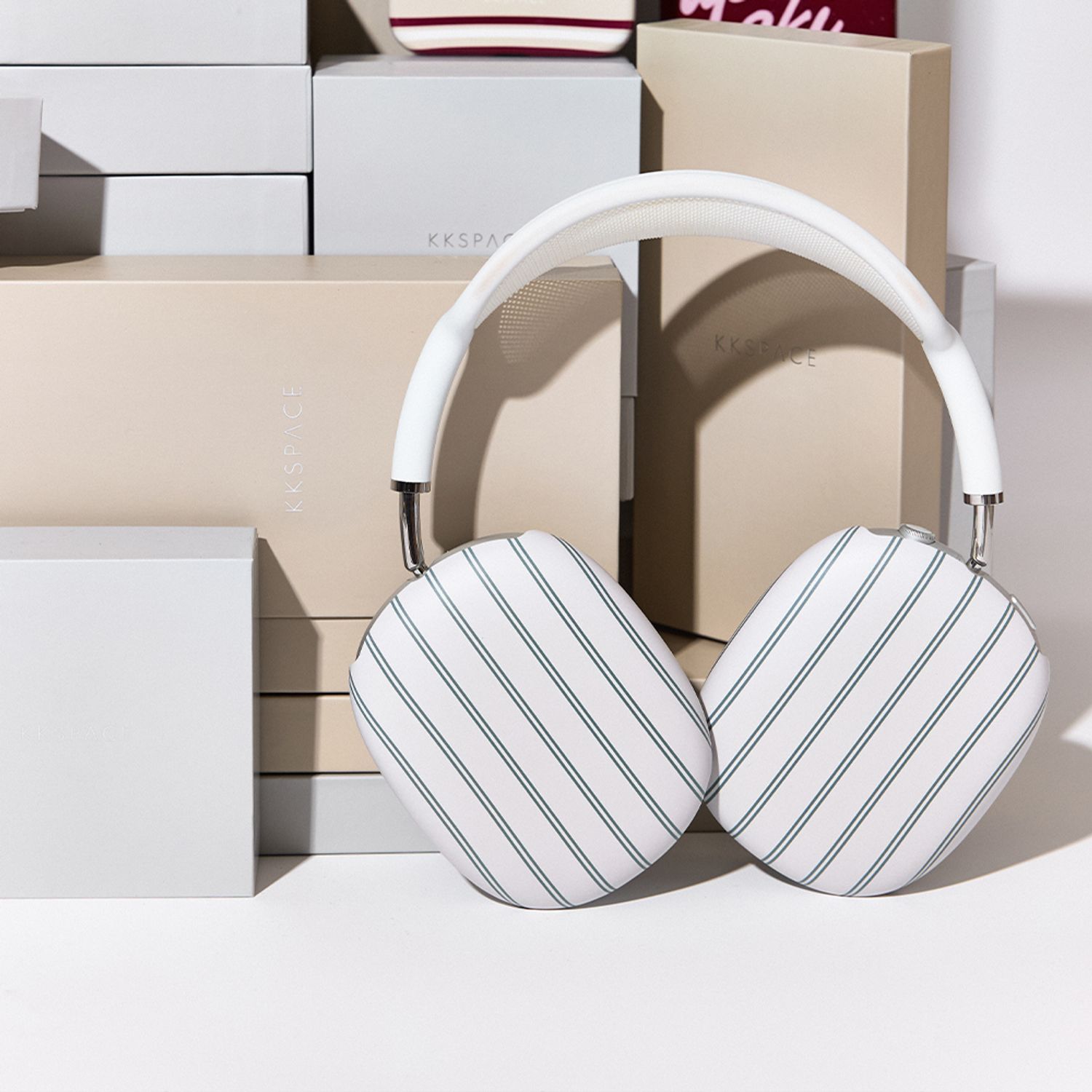 Кейсы для AirPods Max