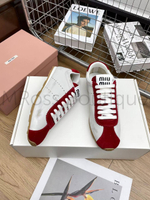 Женские кеды Miu Miu в красно-белом цвете с логотипом