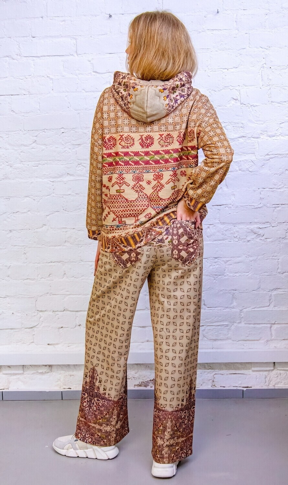 Комплект (худи и брюки) "Оберег", по мотивам старинной русской обережной вышивки