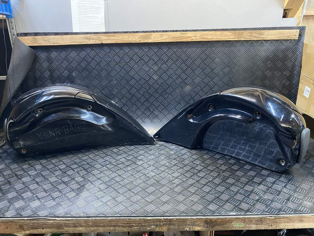 Кофры боковые Yamaha XV1900 Corbin (оригинал,дефект) 053445