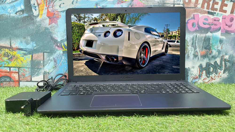 Ноутбук ASUS i3-7/4 Gb/FHD  покупка/продажа