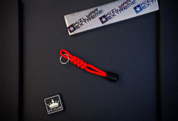 Паракордовый брелок-пуллер