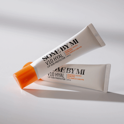 SOME BY MI Солнцезащитный бальзам для губ с гиалуроновой кислотой V10 Hyal Lip Sun Protector SPF15 7мл