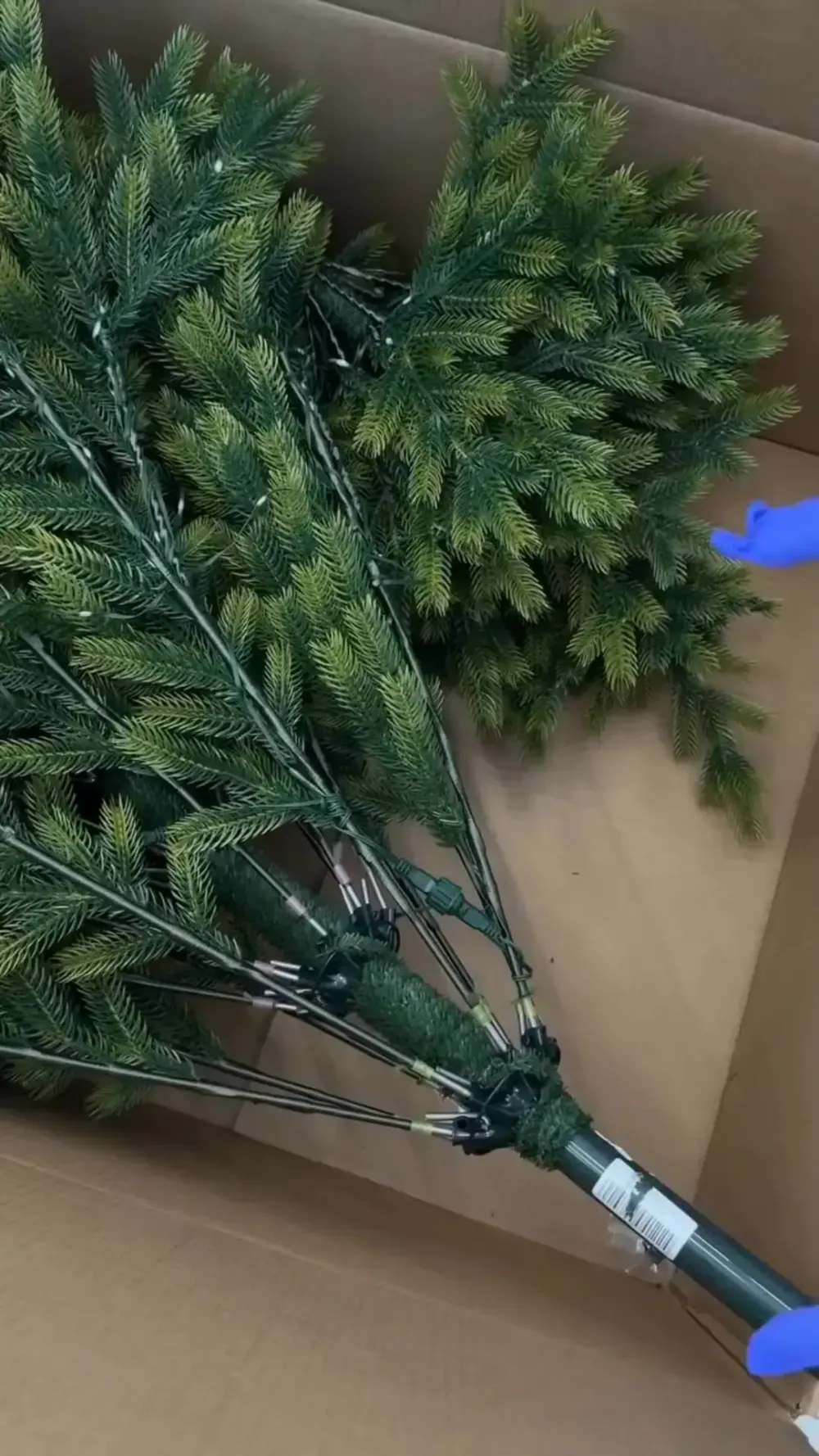 Елка с гирляндой «Эрмитажная» (Литая хвоя) 150 см / 1,5 м