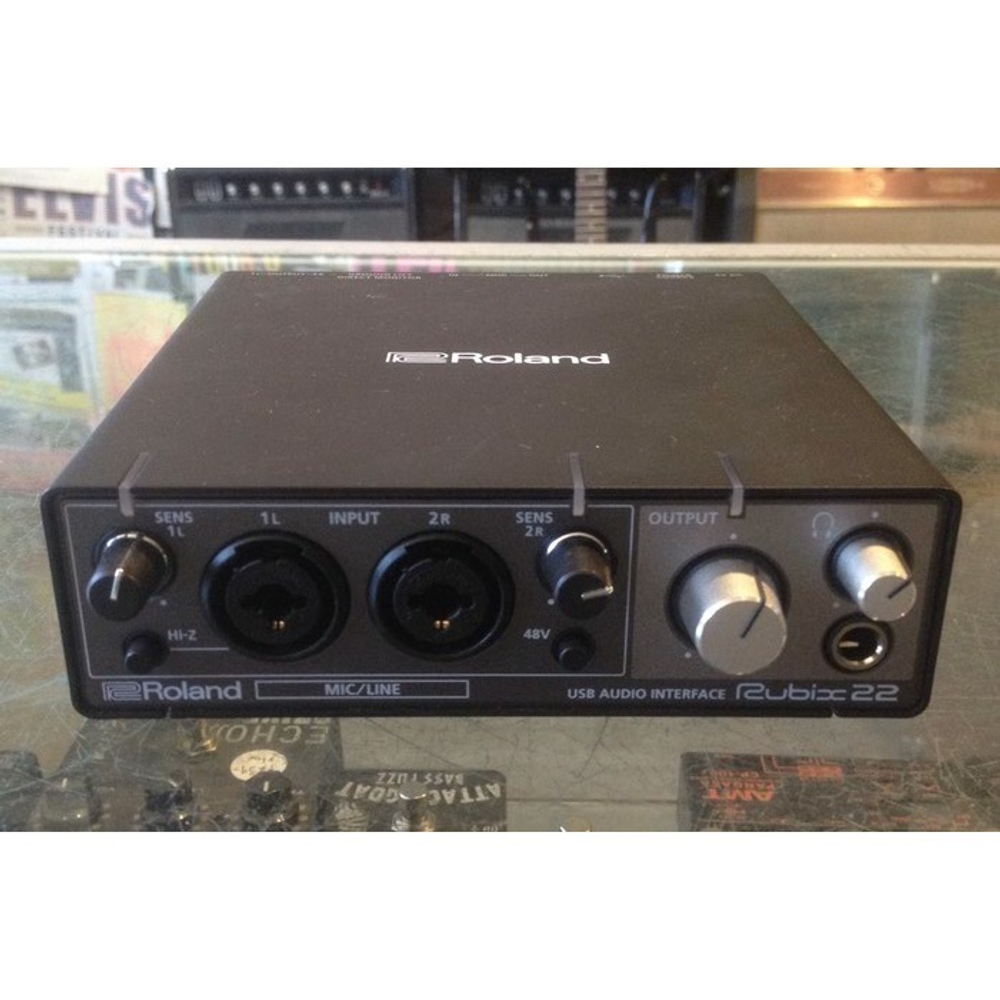 Внешняя звуковая карта с USB Roland Rubix22