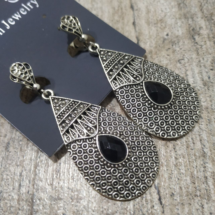Серьги на англ.заст Bohemia капля узор с орнаментом кристалл черный металл античный серебристый
