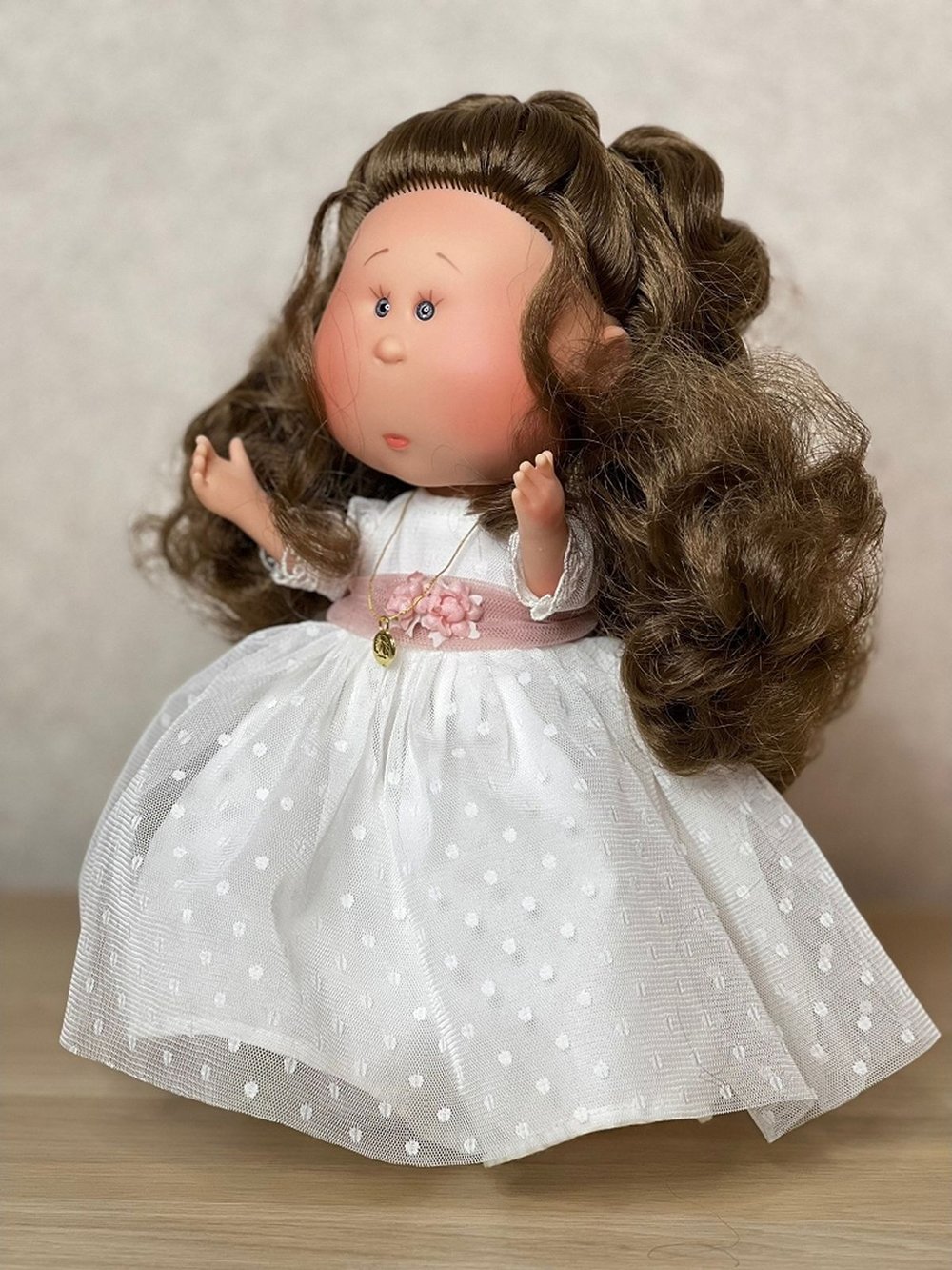 Кукла Nines виниловая 30см MIA CASE (3417)