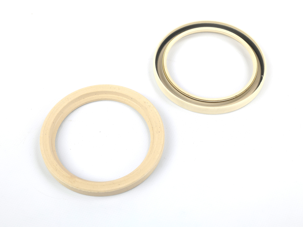 Сальник 100х125х12 а/м КАМАЗ переднего коленвала, белый с пружиной NBR (Балаково)