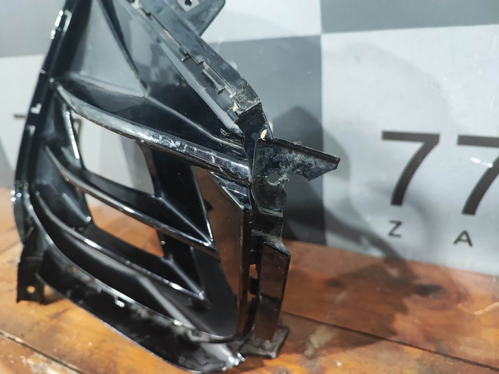 Накладка ПТФ правая Kia K5 20-нв Б/У Оригинал 86542L2310