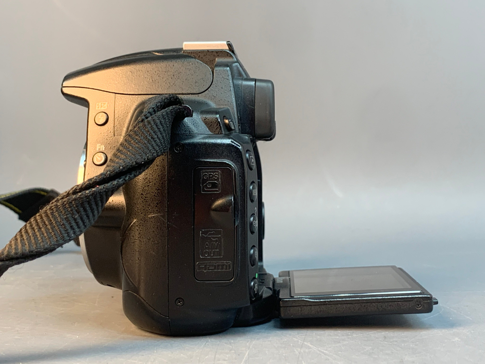Nikon D5000 Kit 18-55mm 35187 Кадров
