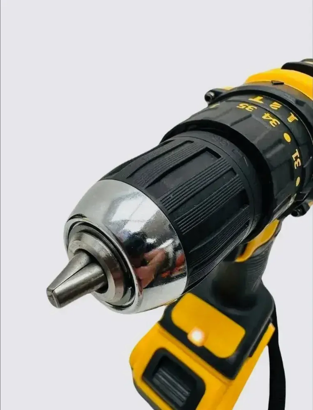 Шуруповерт Dewalt 18V DCD708