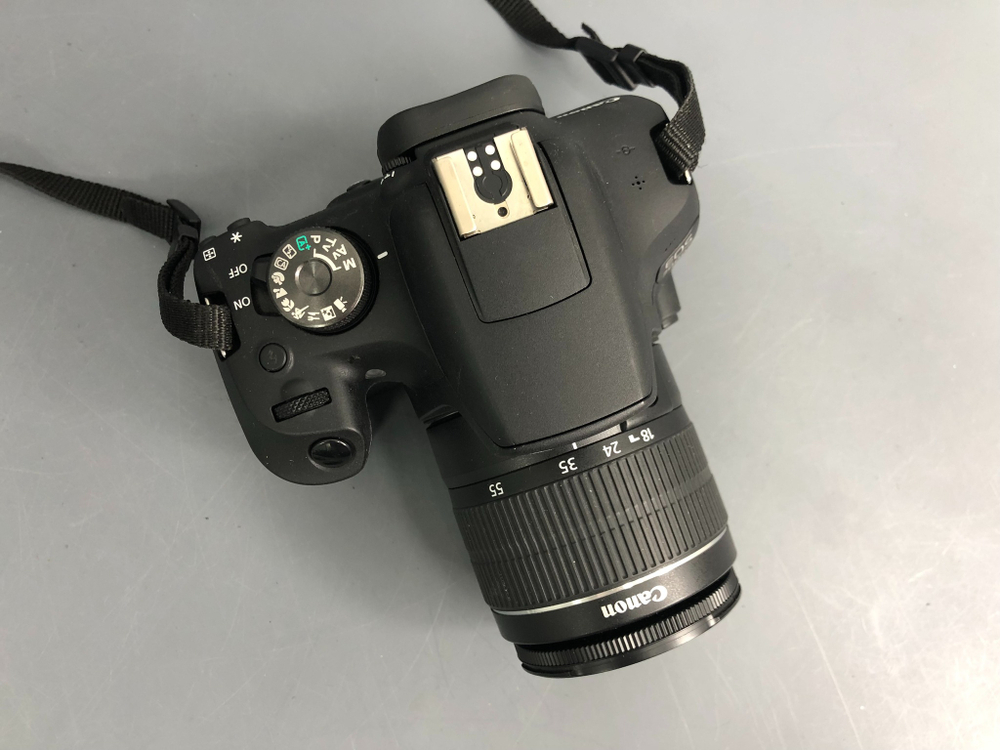 Canon 2000D Kit 18-55mm 3.5-5.6 III (5.140 кадров)