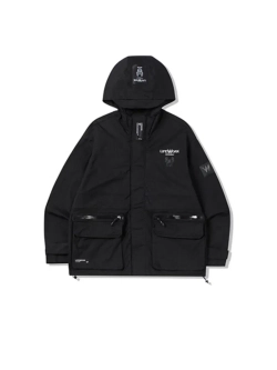 Куртка с капюшоном и карманами