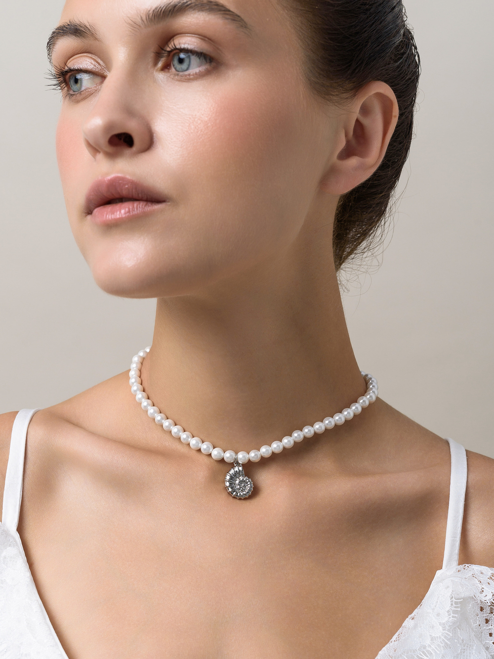 Чокер "Pearl Shell" с перламутром Silver