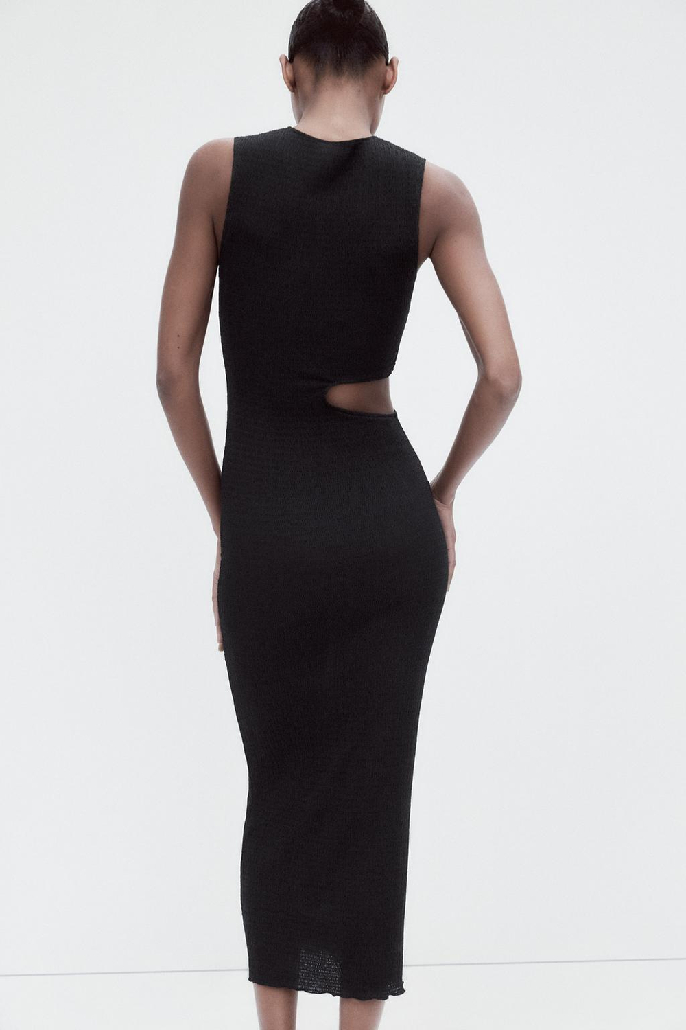 Длинное платье cut out из рельефной ткани